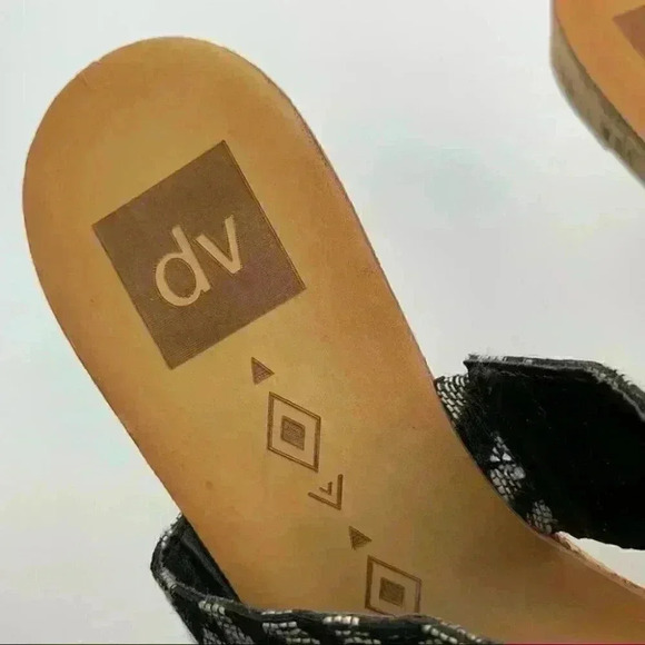 DV dolce Vita womens sandals size 7 black white Aztec strappy cork wedges - Picture 9 of 12